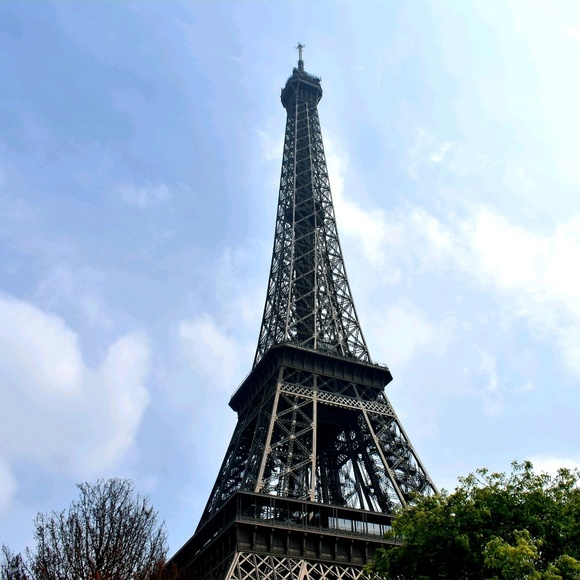 ๐Hi! I'm Denise Michelle. Welcome to My Closet๐ - Picture 11 of 13